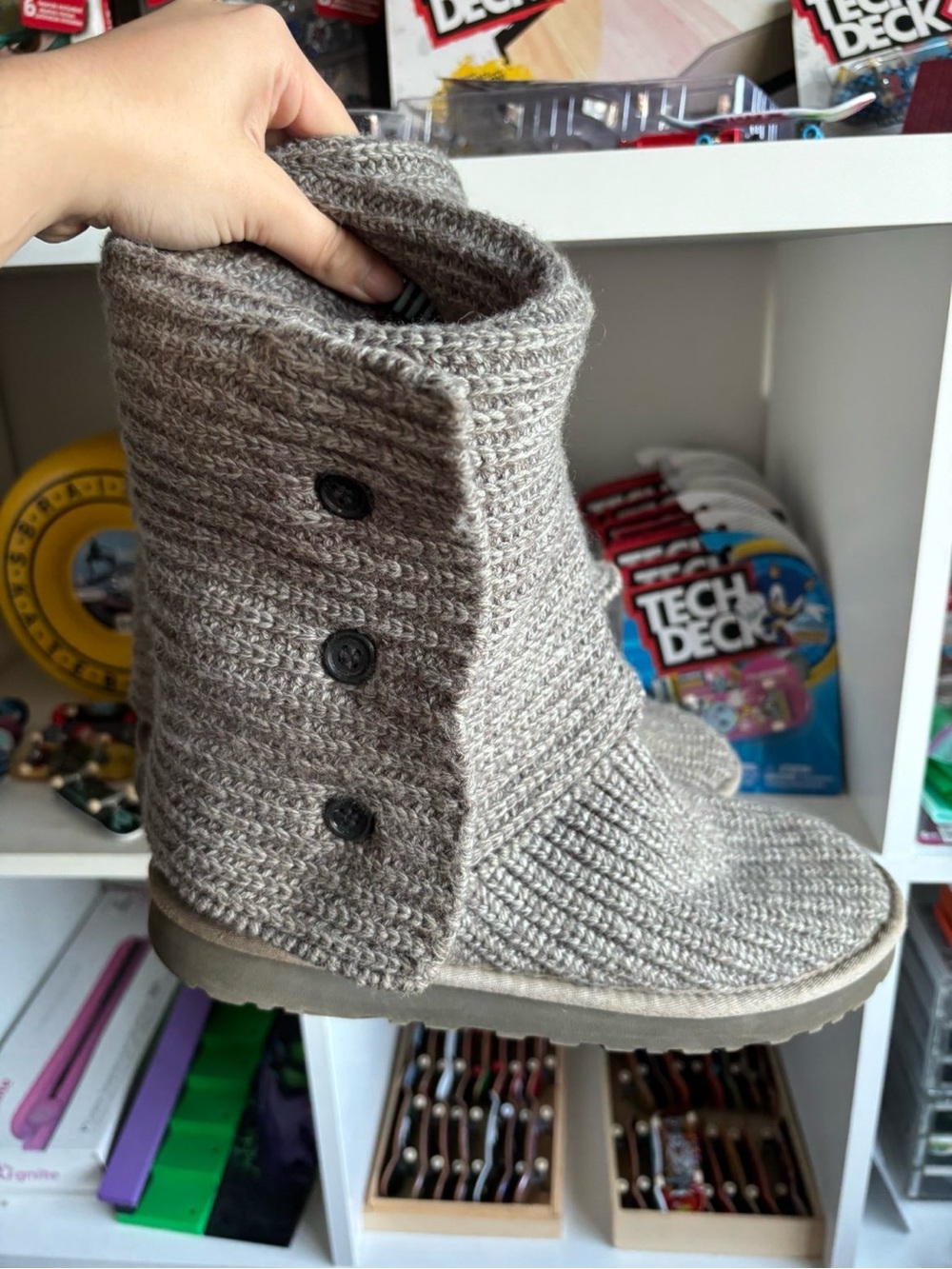 Women’s fold over slouchy adjustable knit uggs